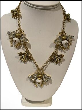 Lilly Pulitzer bee necklace